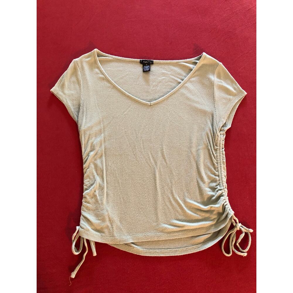 Rue 21 green v-neck ruched side short sleeve t-shirt Size Medium